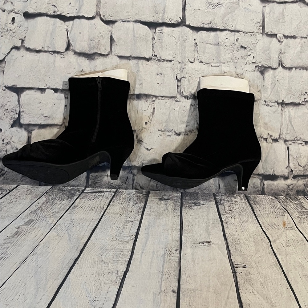 Chic Black Heeled Ankle Boots